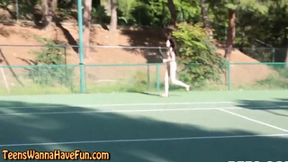 голые теннис