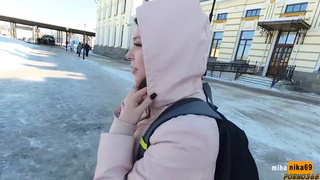 Русская девушка сосет дома и трахается