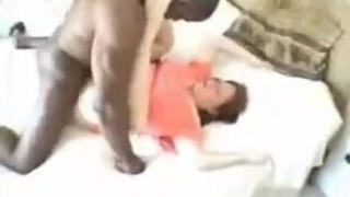 Рыжую пухлую жену снял на видео муженек пока он принимает мандинго